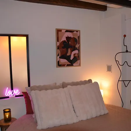 Secret Jacuzzi Vieille آنسي